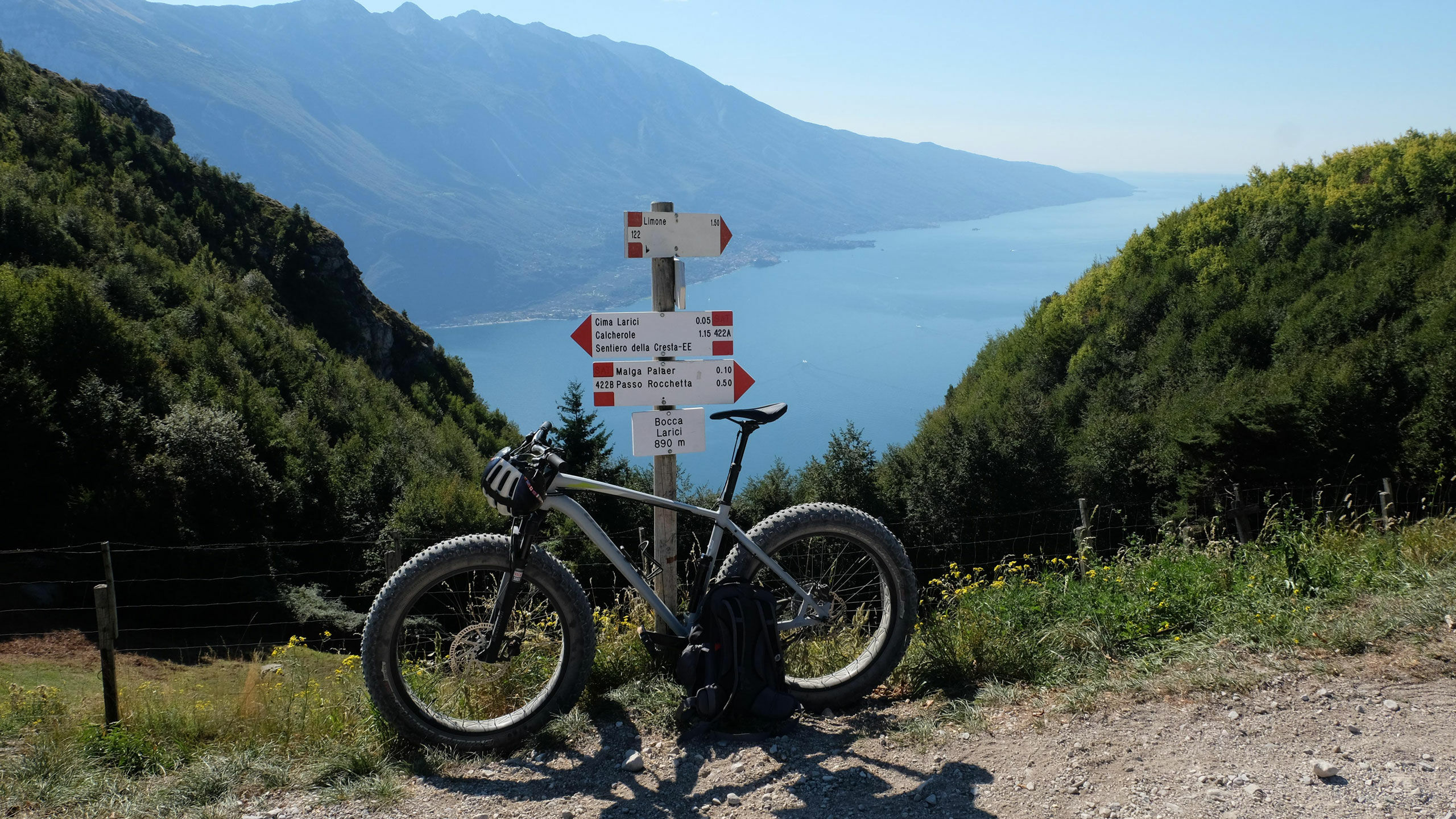 Percorsi bike per ogni livello: dalle ciclabili ai trail vista lago