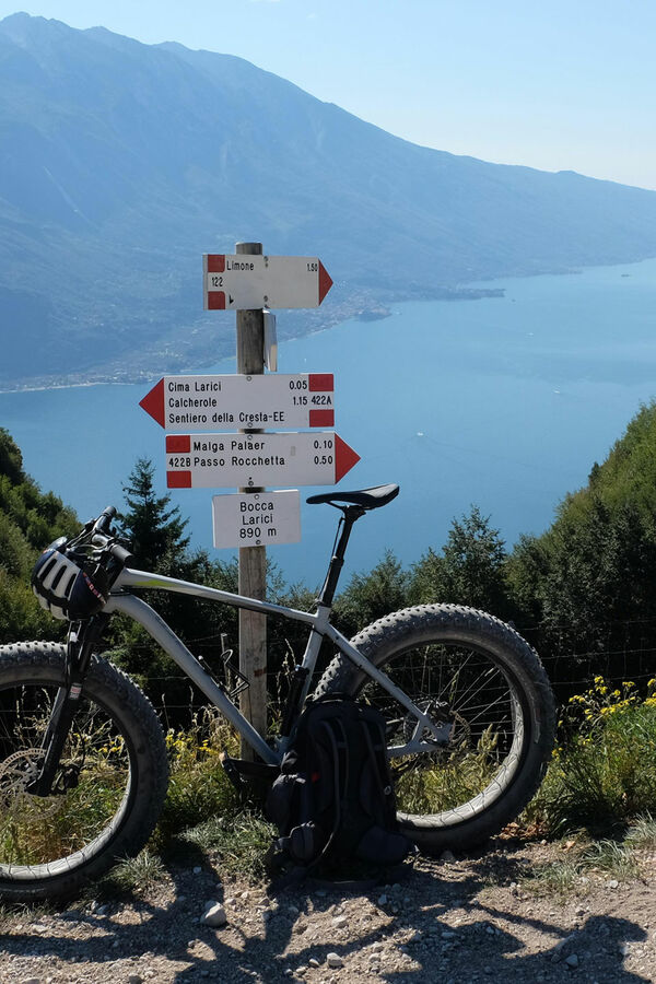 Percorsi bike per ogni livello: dalle ciclabili ai trail vista lago